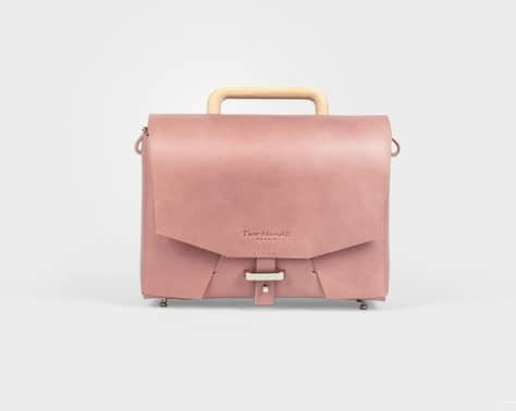 Imagen de bolso de color rosa
